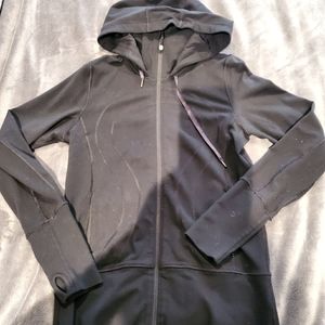 Lululemon zip up hoodie Size 8